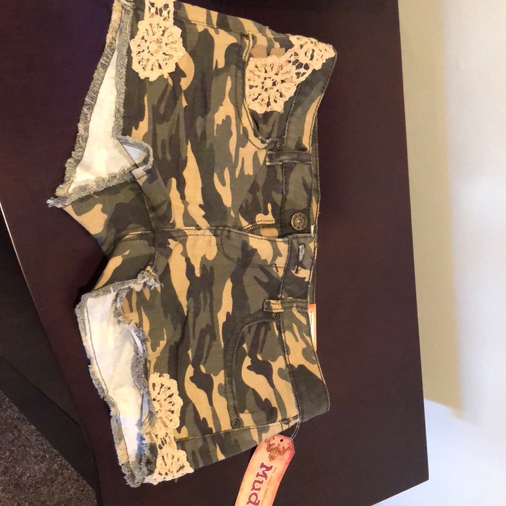 Camouflage Shorts with stitched design